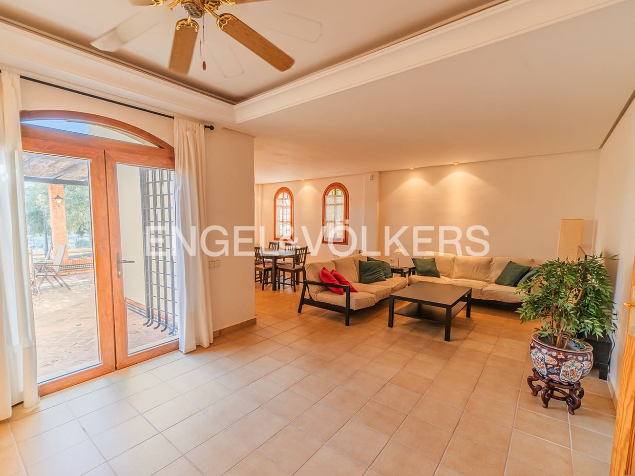 6 chambre Villa/Maison à vendre à Muchamiel / Mutxamel avec piscine garage - 850 000 € (Ref: 9628261)