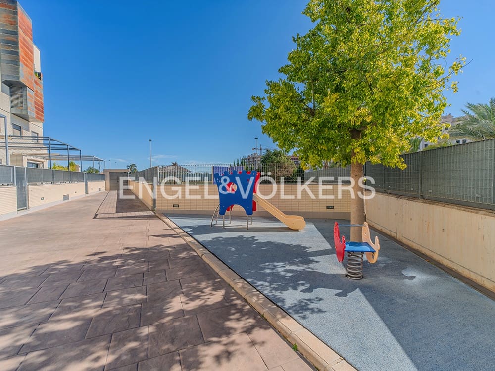 Ático de 3 habitaciones en Elche / Elx en venta con piscina garaje - 455.000 € (Ref: 9628360)