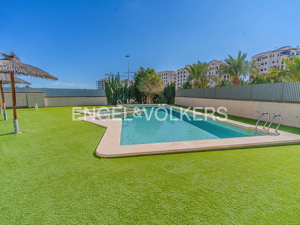 Ático de 3 habitaciones en Elche / Elx en venta con piscina garaje - 455.000 € (Ref: 9628360)