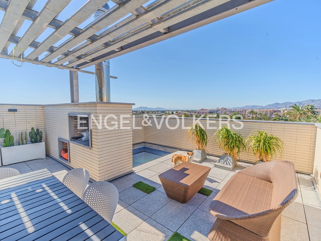 Ático de 3 habitaciones en Elche / Elx en venta con piscina garaje - 455.000 € (Ref: 9628360)