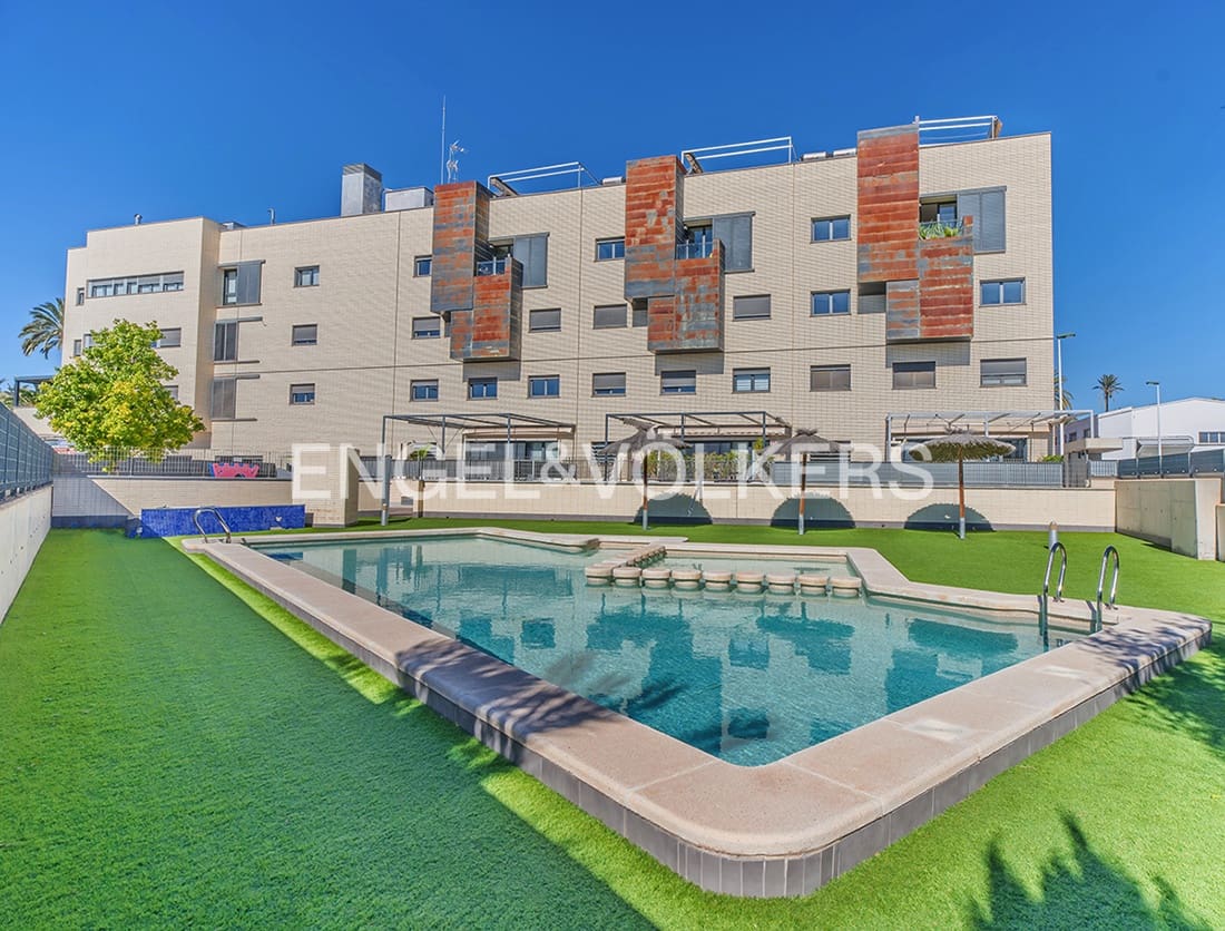 Ático de 3 habitaciones en Elche / Elx en venta con piscina garaje - 455.000 € (Ref: 9628360)