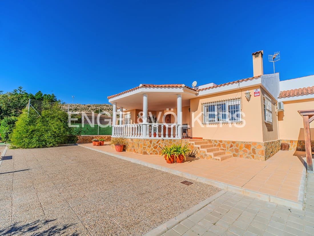 3 sovrum Villa till salu i Muchamiel / Mutxamel med pool - 449 000 € (Ref: 9628411)