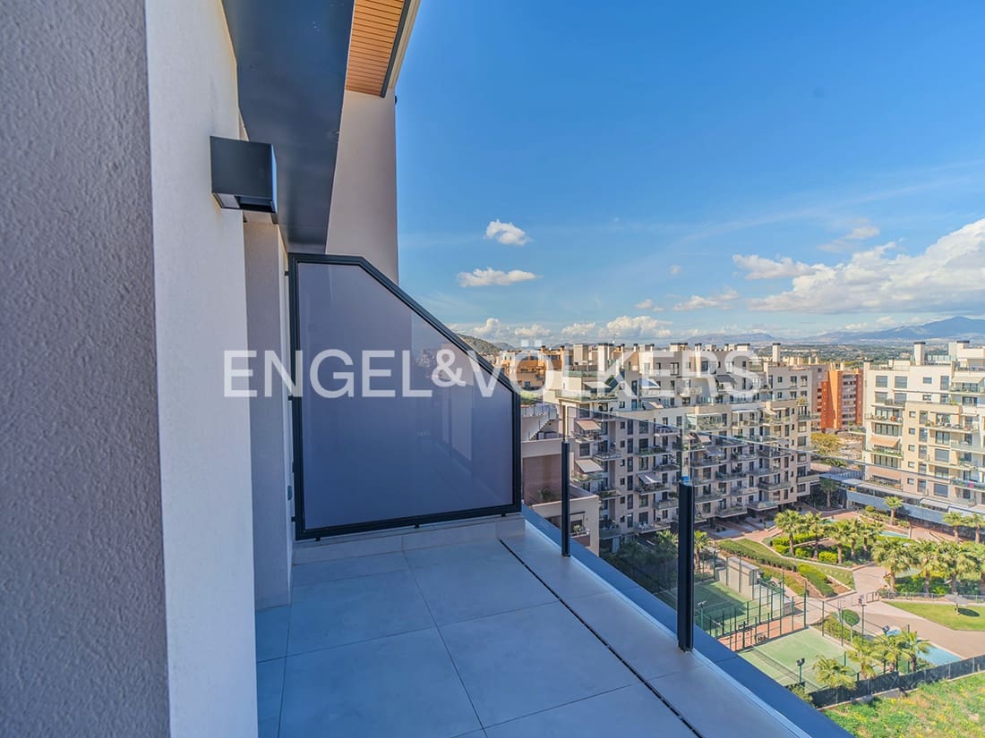 2 bedroom Apartment for sale in Alicante / Alacant city with pool - € 520,000 (Ref: 9674810)