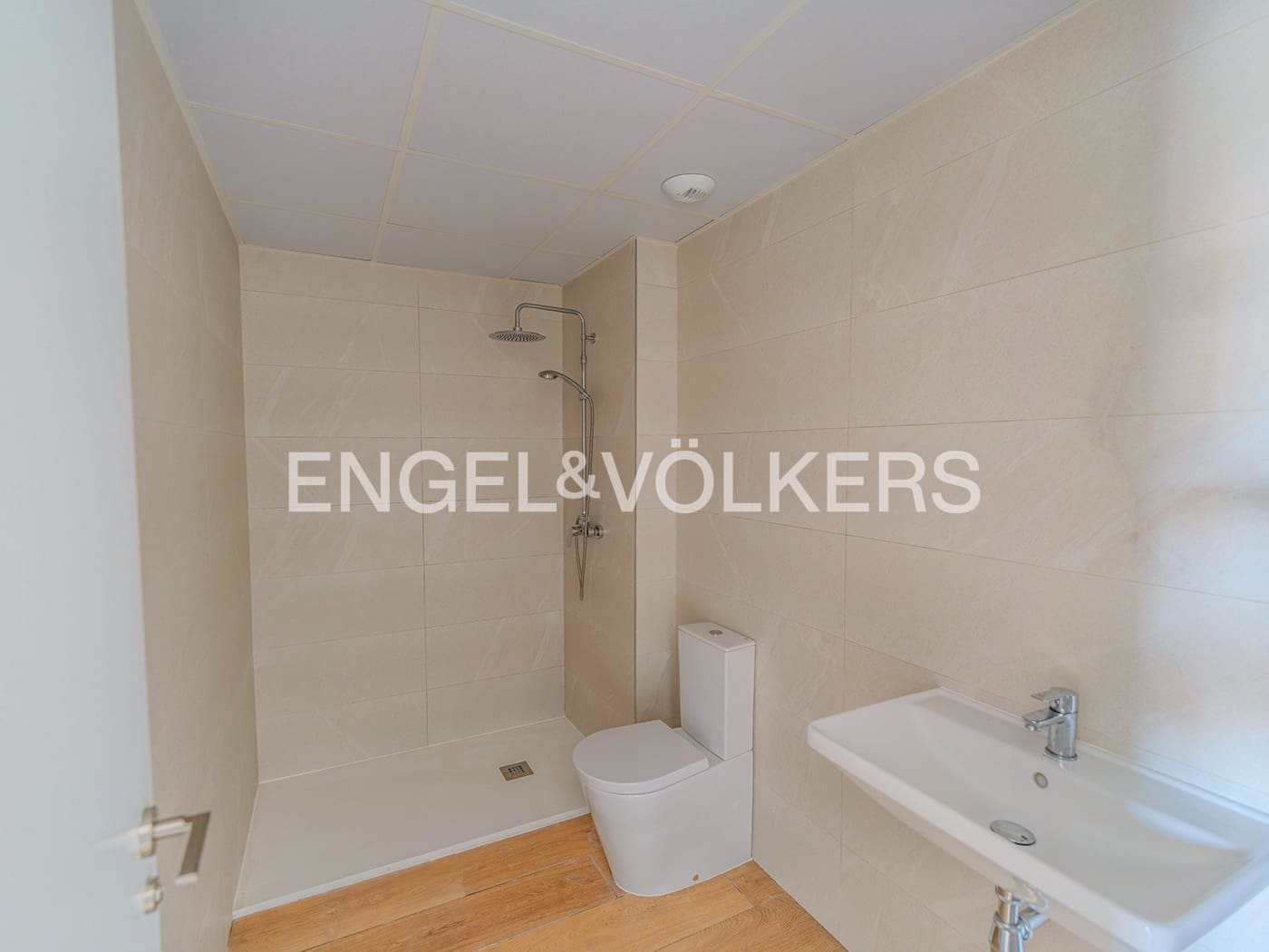 2 bedroom Apartment for sale in Alicante / Alacant city with pool - € 520,000 (Ref: 9674810)