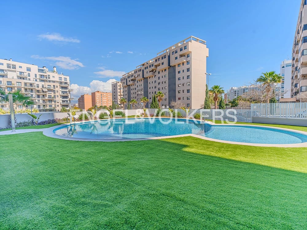 2 bedroom Apartment for sale in Alicante / Alacant city with pool - € 520,000 (Ref: 9674810)