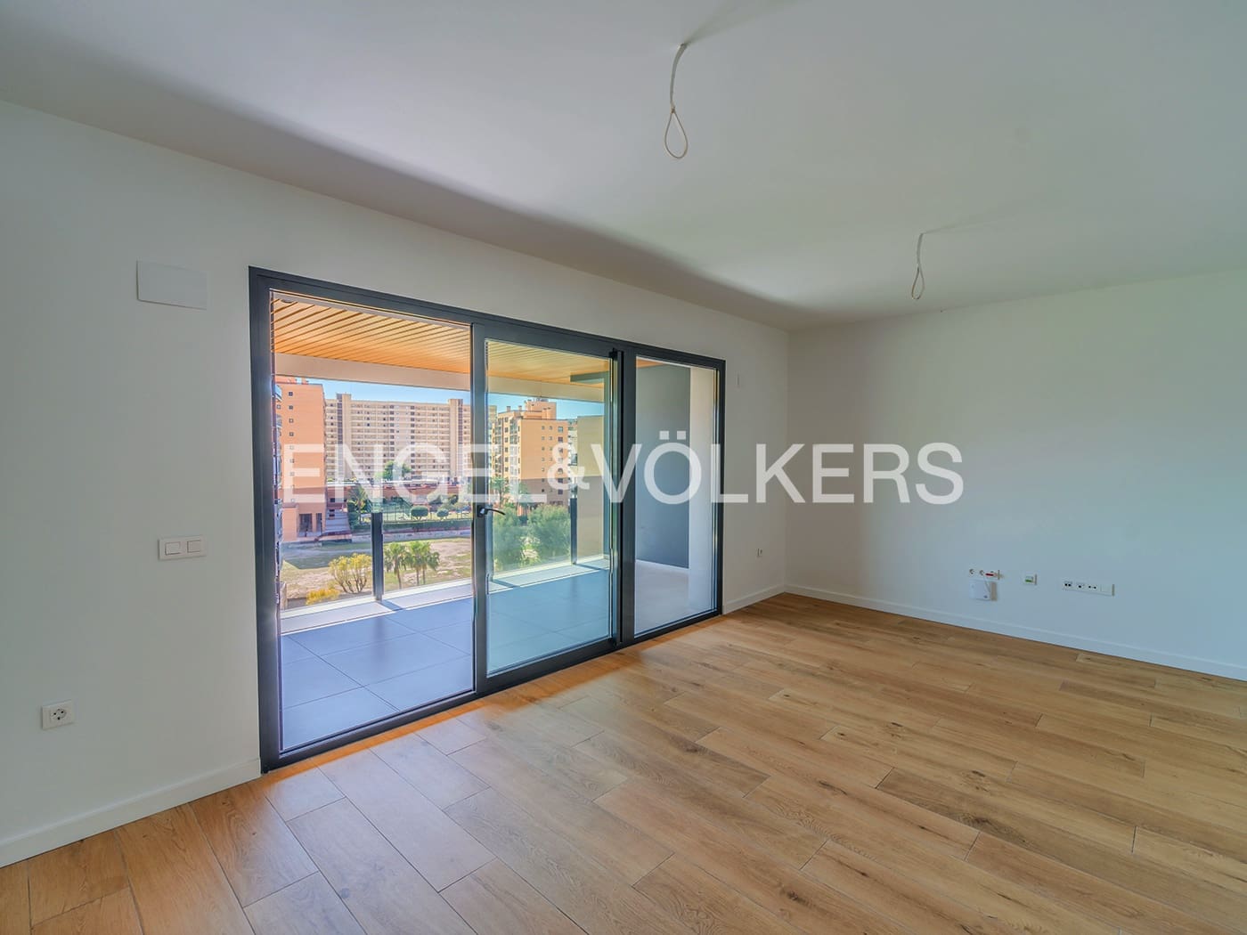 2 bedroom Apartment for sale in Alicante / Alacant city with pool - € 520,000 (Ref: 9674810)