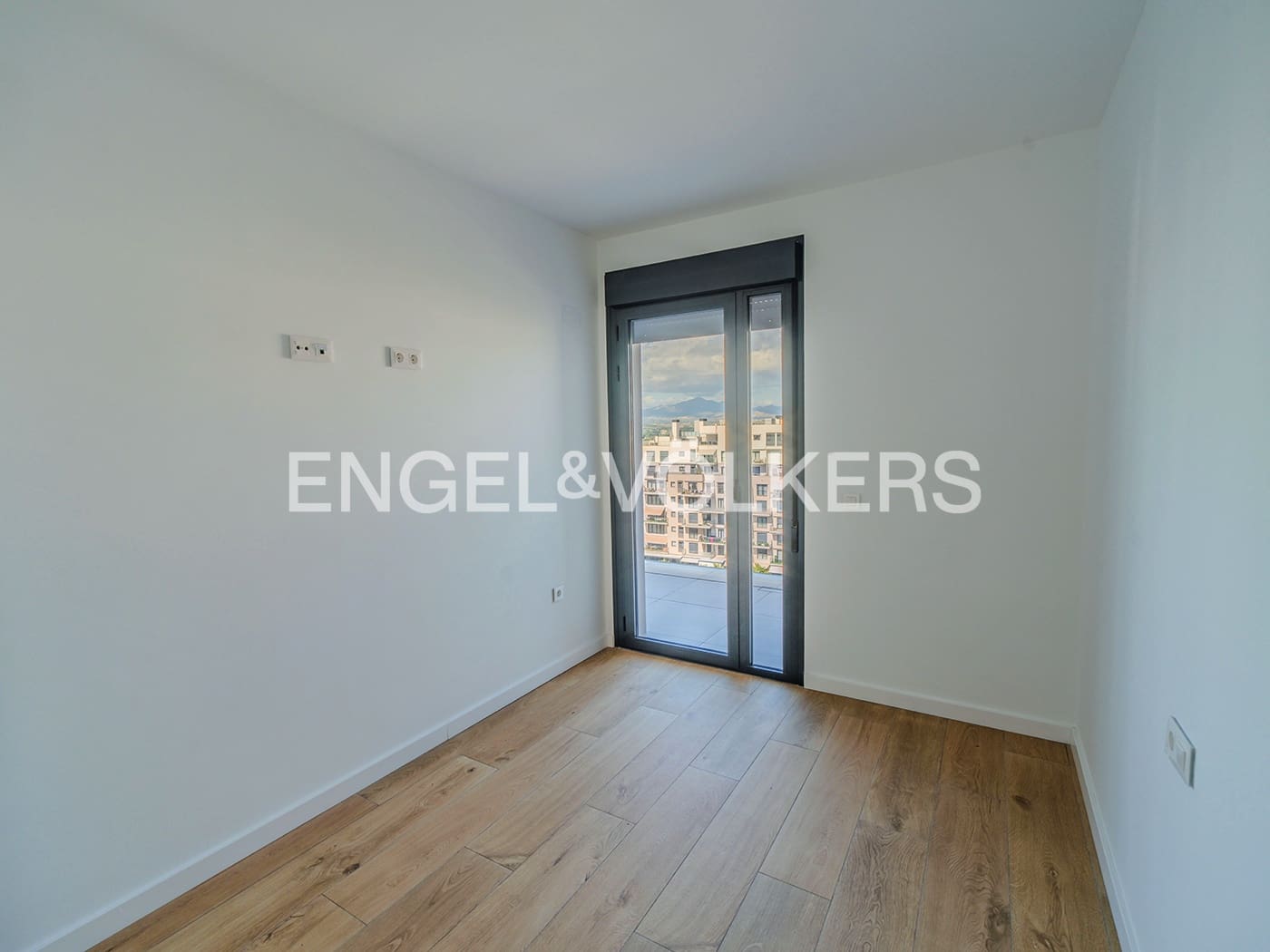 2 bedroom Apartment for sale in Alicante / Alacant city with pool - € 520,000 (Ref: 9674810)