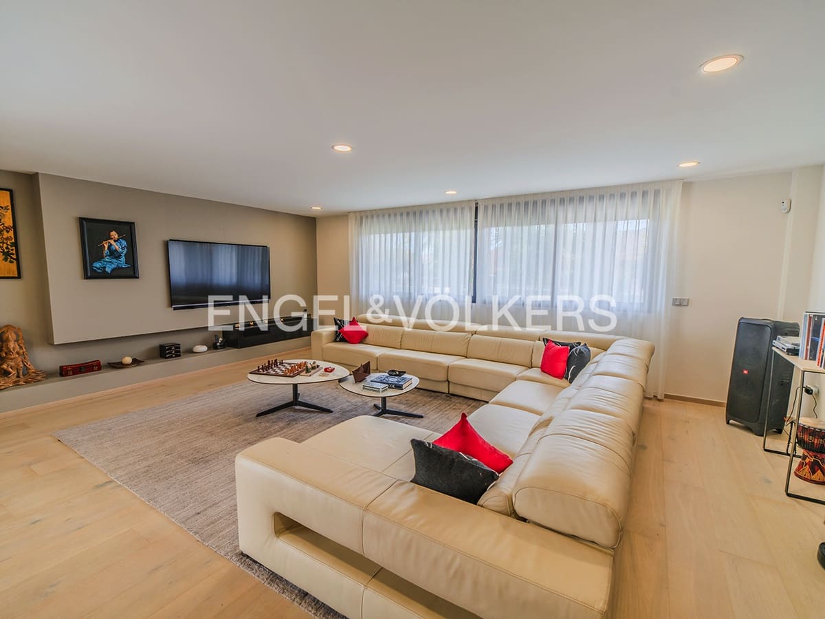 7 bedroom Villa for sale in Muchamiel / Mutxamel with pool garage - € 1,100,000 (Ref: 9679187)