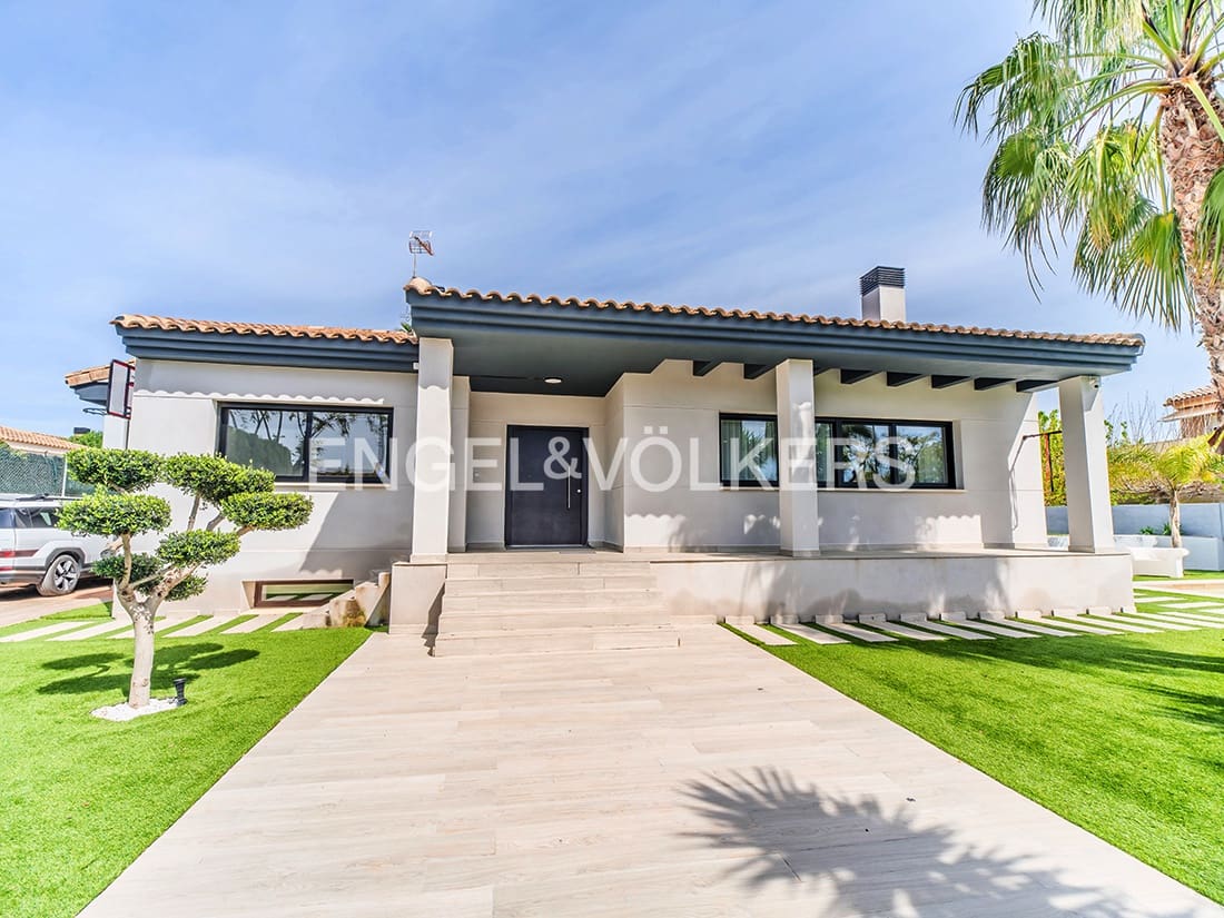 7 bedroom Villa for sale in Muchamiel / Mutxamel with pool garage - € 1,100,000 (Ref: 9679187)