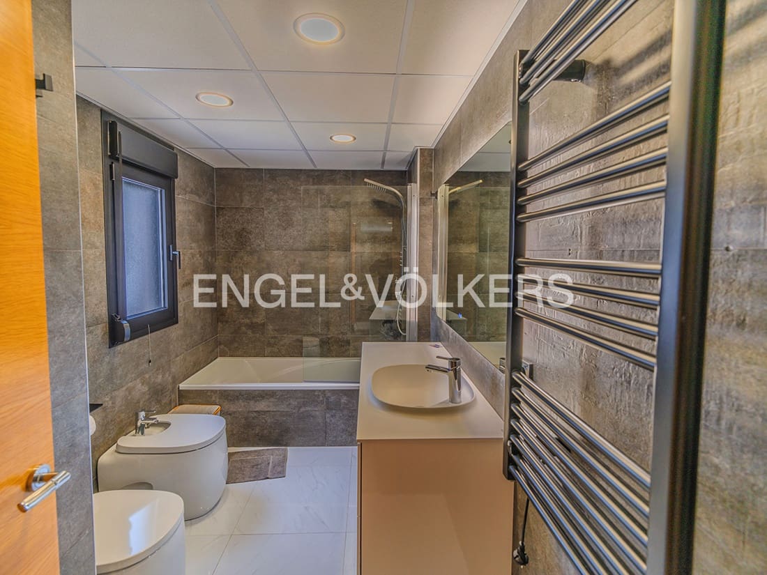 7 bedroom Villa for sale in Muchamiel / Mutxamel with pool garage - € 1,100,000 (Ref: 9679187)