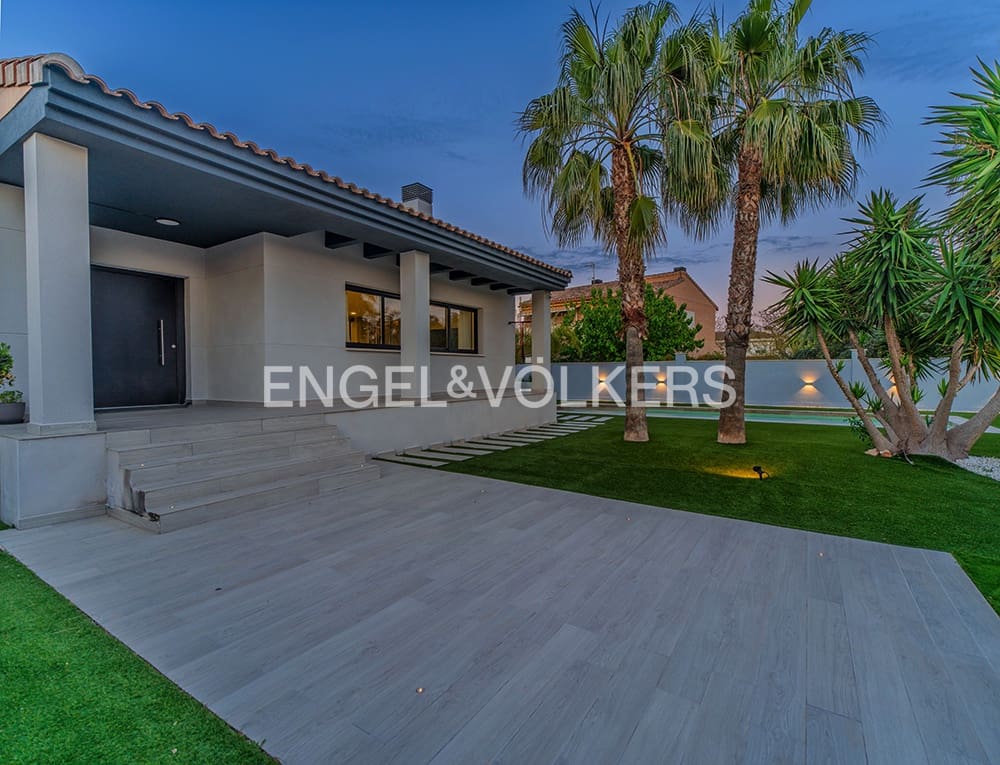 7 makuuhuone Huvila myytävänä paikassa Muchamiel / Mutxamel mukana uima-altaan 
autotalli - 1 100 000 € (Ref: 9679187)