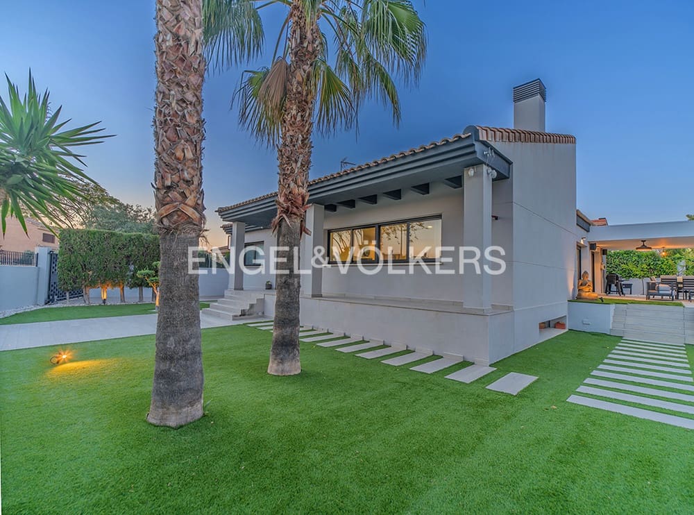 7 makuuhuone Huvila myytävänä paikassa Muchamiel / Mutxamel mukana uima-altaan 
autotalli - 1 100 000 € (Ref: 9679187)