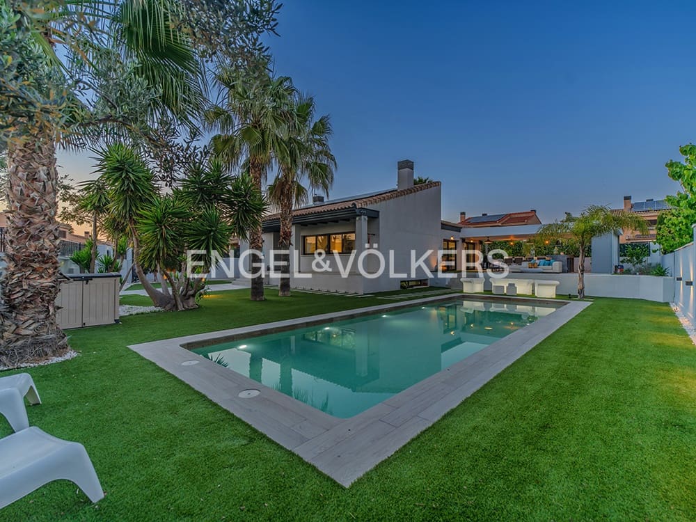 7 makuuhuone Huvila myytävänä paikassa Muchamiel / Mutxamel mukana uima-altaan 
autotalli - 1 100 000 € (Ref: 9679187)