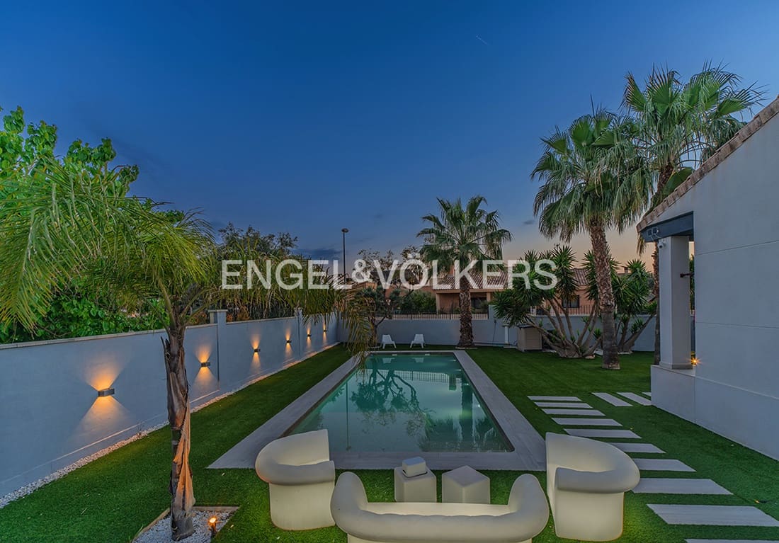 7 makuuhuone Huvila myytävänä paikassa Muchamiel / Mutxamel mukana uima-altaan 
autotalli - 1 100 000 € (Ref: 9679187)