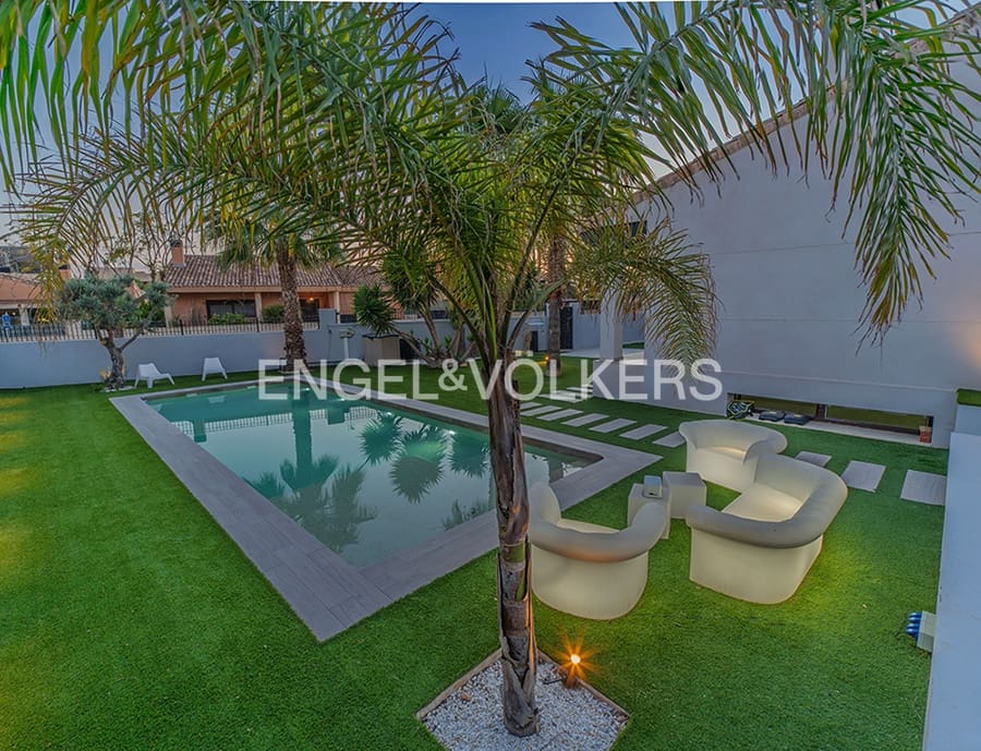 7 makuuhuone Huvila myytävänä paikassa Muchamiel / Mutxamel mukana uima-altaan 
autotalli - 1 100 000 € (Ref: 9679187)