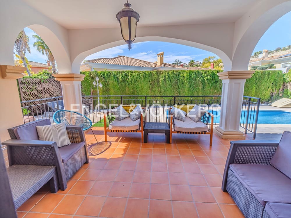 4 makuuhuone Huvila myytävänä paikassa Muchamiel / Mutxamel mukana uima-altaan 
autotalli - 599 000 € (Ref: 9708045)