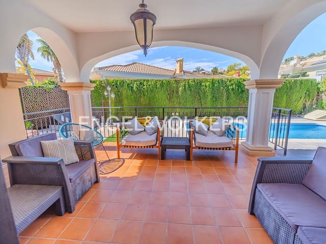 Chalet de 4 habitaciones en Muchamiel / Mutxamel en venta con piscina garaje - 599.000 € (Ref: 9708045)