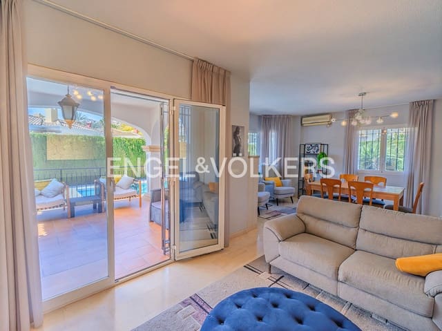 Chalet de 4 habitaciones en Muchamiel / Mutxamel en venta con piscina garaje - 599.000 € (Ref: 9708045)