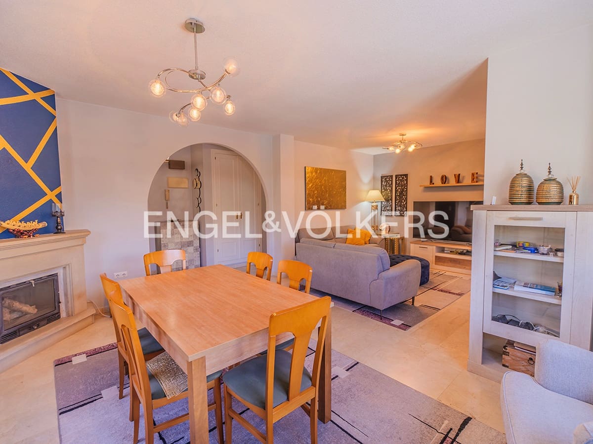 4 makuuhuone Huvila myytävänä paikassa Muchamiel / Mutxamel mukana uima-altaan 
autotalli - 599 000 € (Ref: 9708045)