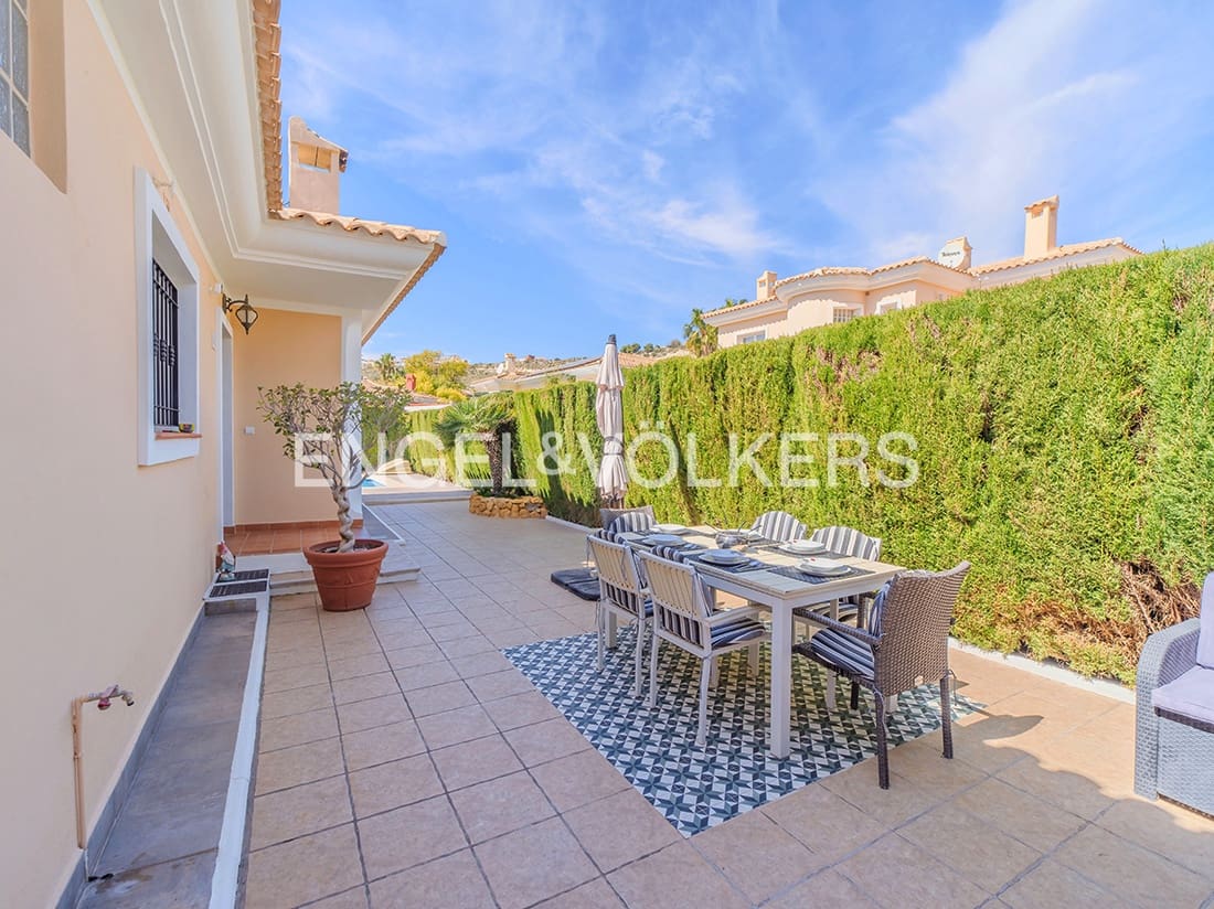 4 makuuhuone Huvila myytävänä paikassa Muchamiel / Mutxamel mukana uima-altaan 
autotalli - 599 000 € (Ref: 9708045)