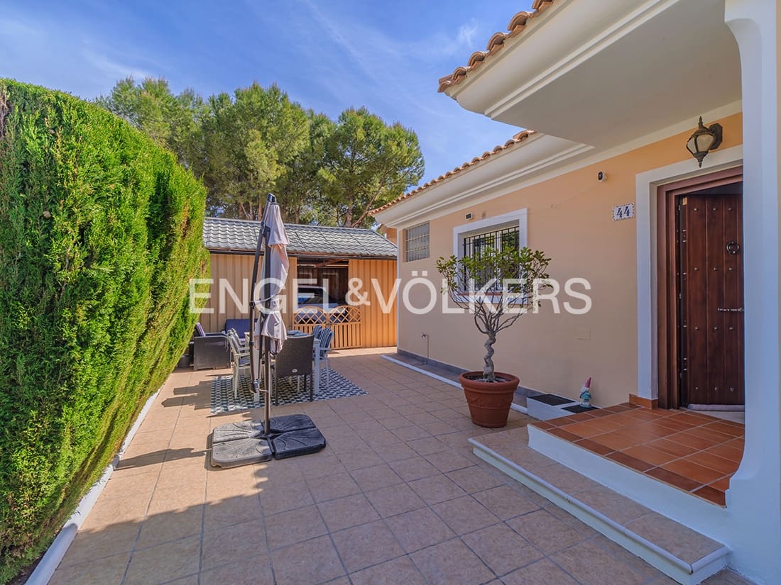 4 makuuhuone Huvila myytävänä paikassa Muchamiel / Mutxamel mukana uima-altaan 
autotalli - 599 000 € (Ref: 9708045)