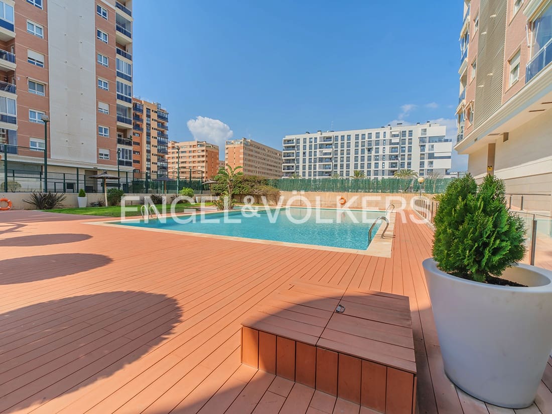 3 makuuhuone Kattohuoneisto myytävänä paikassa Alicante kaupunki mukana uima-altaan 
autotalli - 630 000 € (Ref: 9720364)