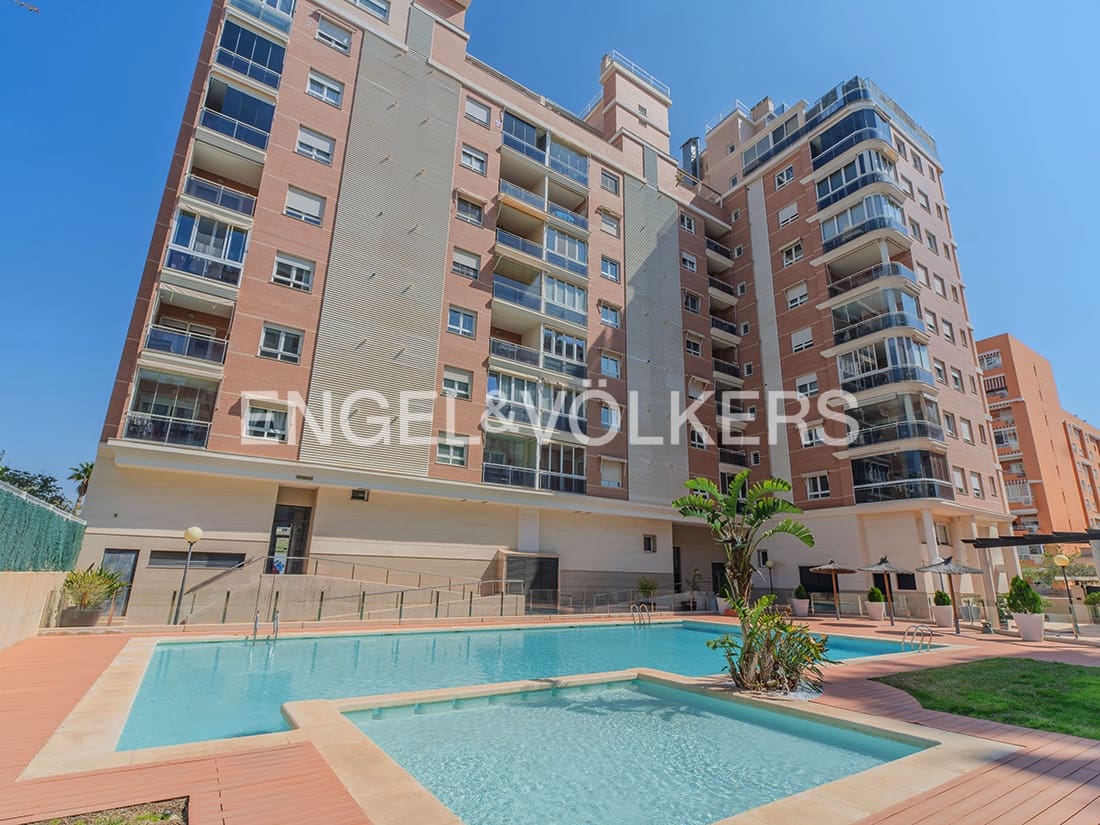 3 makuuhuone Kattohuoneisto myytävänä paikassa Alicante kaupunki mukana uima-altaan 
autotalli - 630 000 € (Ref: 9720364)