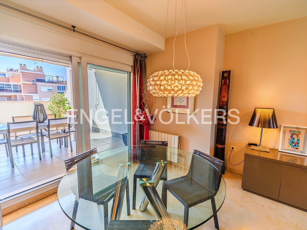 3 makuuhuone Kattohuoneisto myytävänä paikassa Alicante kaupunki mukana uima-altaan 
autotalli - 630 000 € (Ref: 9720364)