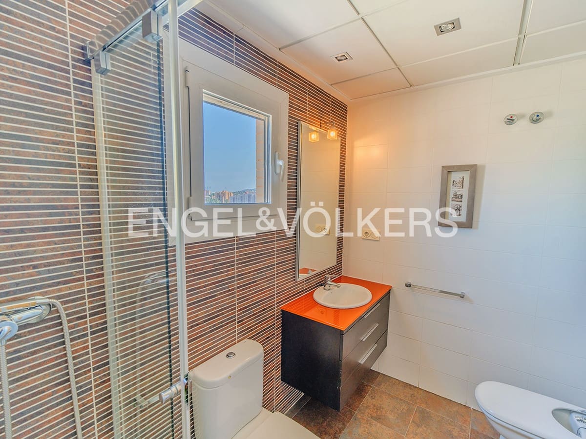 3 makuuhuone Kattohuoneisto myytävänä paikassa Alicante kaupunki mukana uima-altaan 
autotalli - 630 000 € (Ref: 9720364)