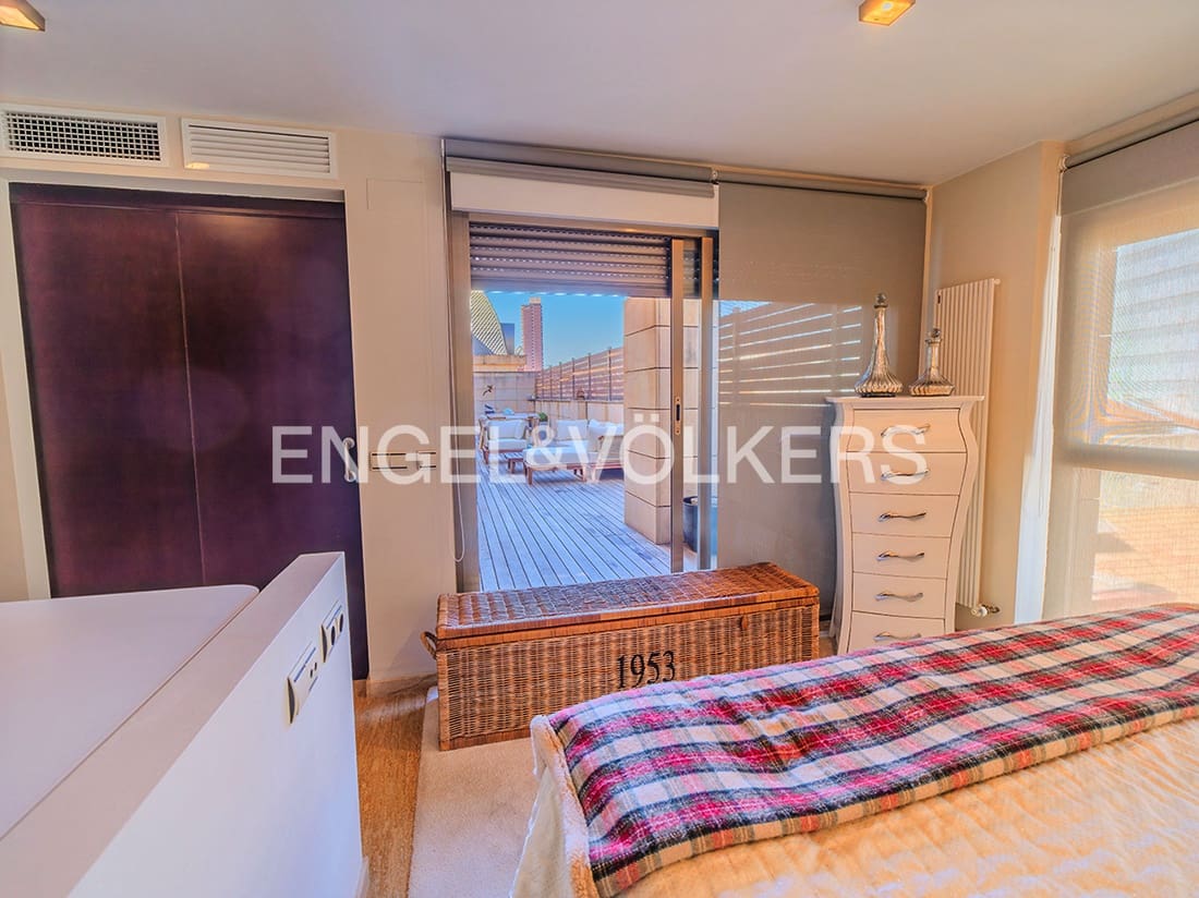 Ático de 5 habitaciones en Alicante / Alacant ciudad en venta con garaje - 1.800.000 € (Ref: 9720528)