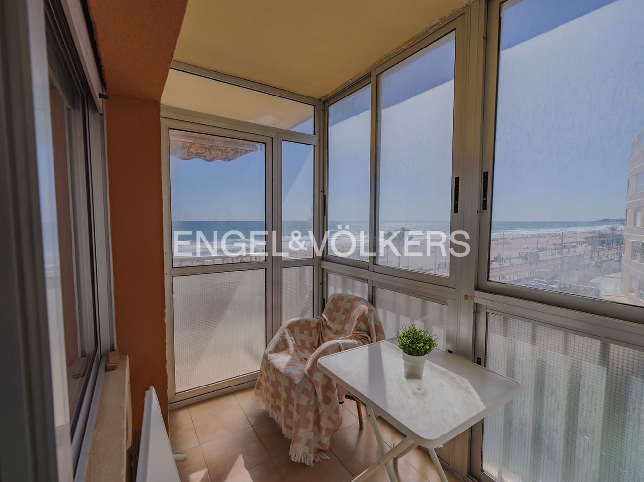 Apartamento de 4 habitaciones en Alicante / Alacant ciudad en venta - 775.000 € (Ref: 9736100)