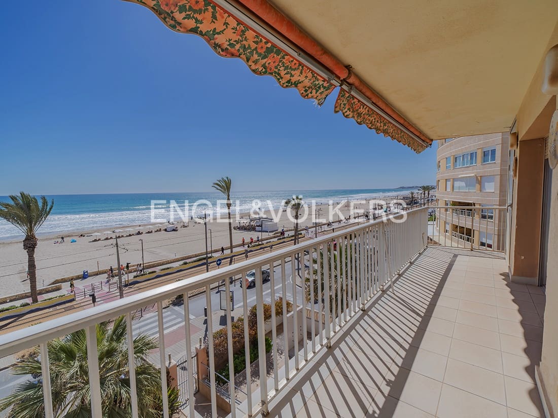 Apartamento de 4 habitaciones en Alicante / Alacant ciudad en venta - 775.000 € (Ref: 9736100)