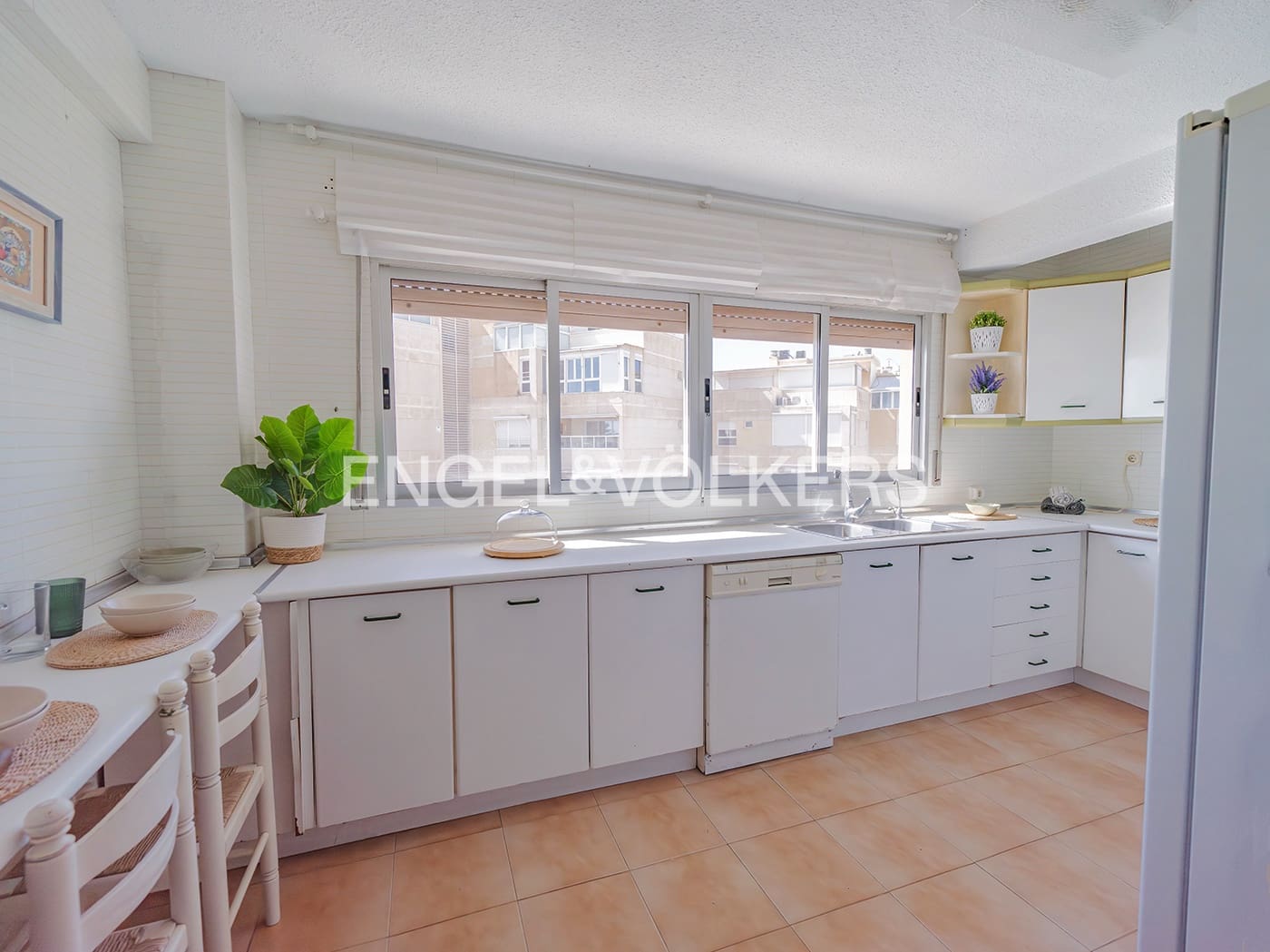 Apartamento de 4 habitaciones en Alicante / Alacant ciudad en venta - 775.000 € (Ref: 9736100)