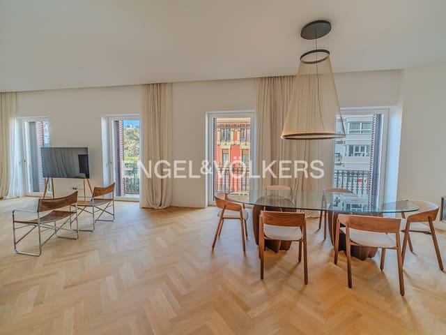 3 soveværelse Lejlighed til salg i Barrio del Centro, Alicante by - € 1.290.000 (Ref: 9753729)