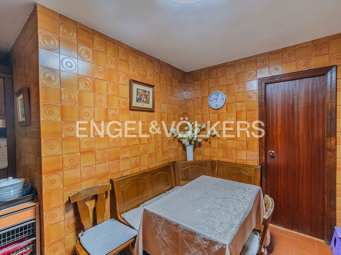4 bedroom Apartment for sale in Alicante / Alacant city with garage - € 380,000 (Ref: 9765332)