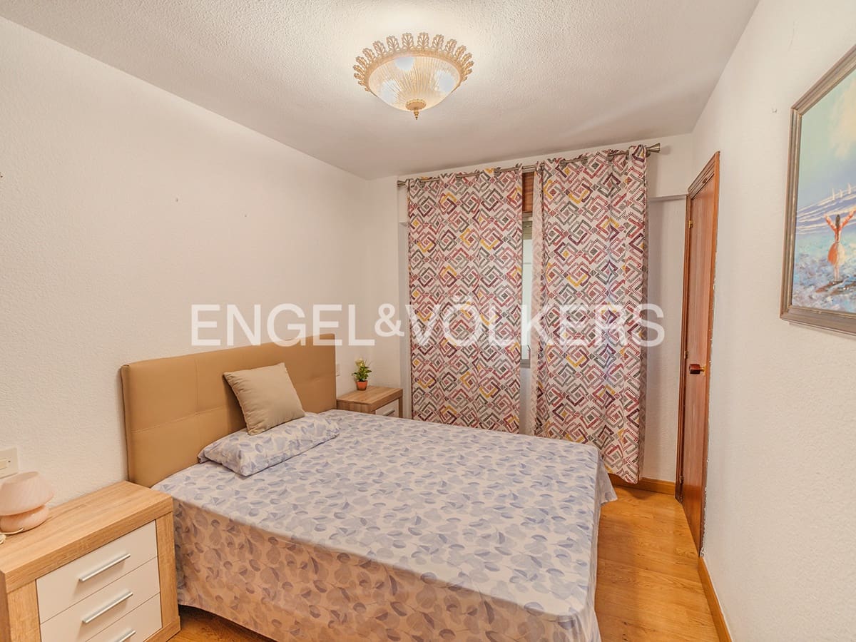 4 bedroom Apartment for sale in Alicante / Alacant city with garage - € 380,000 (Ref: 9765332)