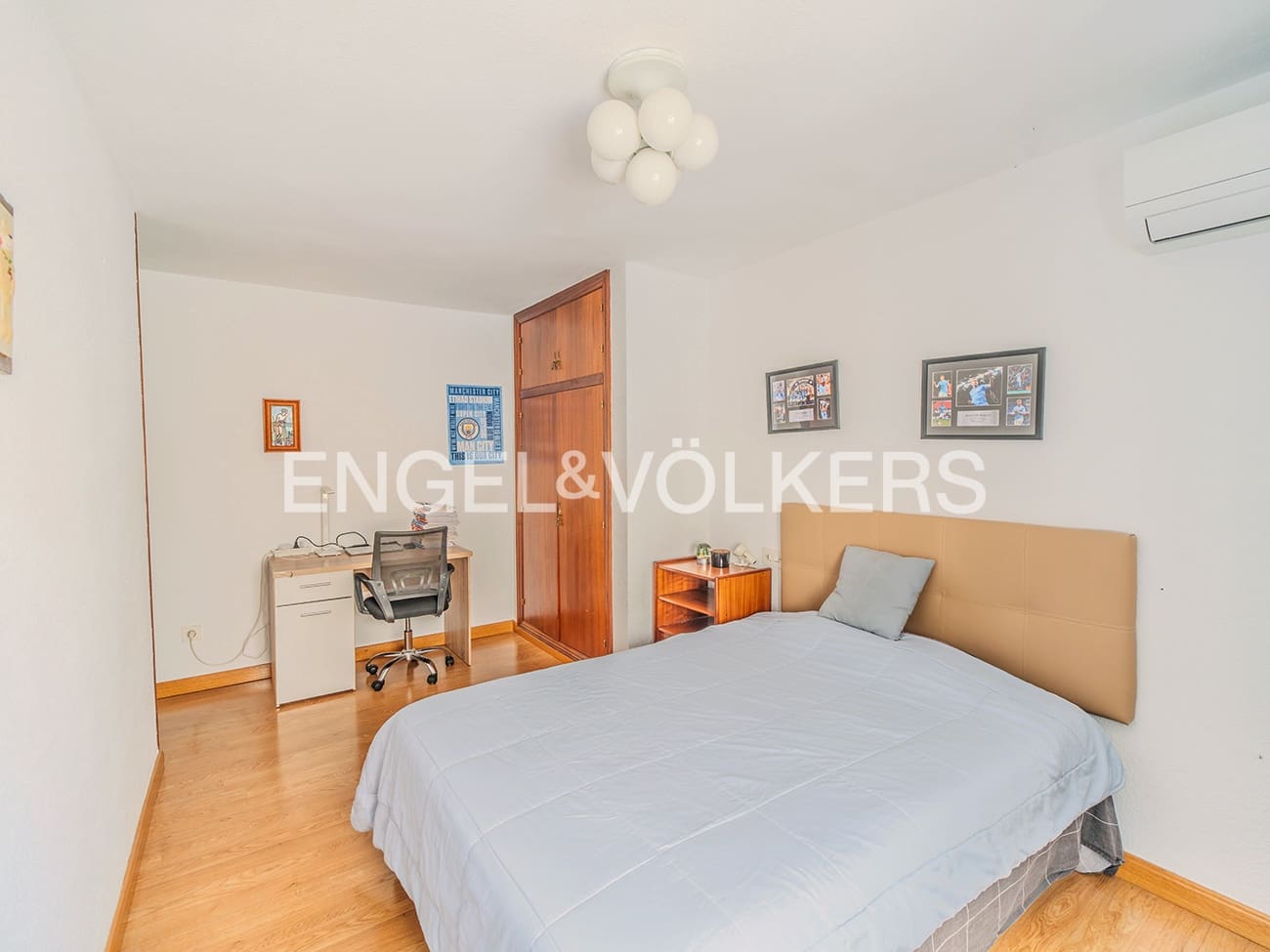 4 bedroom Apartment for sale in Alicante / Alacant city with garage - € 380,000 (Ref: 9765332)