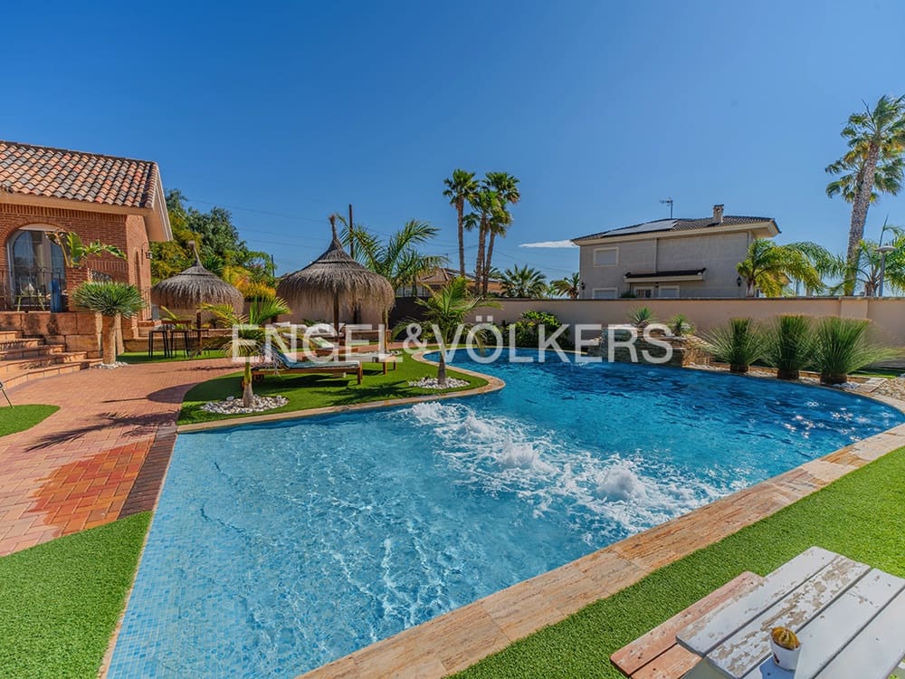 4 bedroom Villa for sale in San Vicente / Sant Vicent del Raspeig with pool garage - € 1,065,000 (Ref: 9777214)