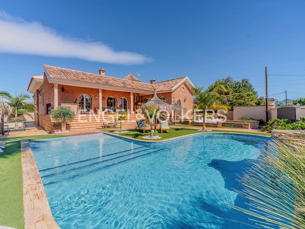 4 bedroom Villa for sale in San Vicente / Sant Vicent del Raspeig with pool garage - € 1,065,000 (Ref: 9777214)