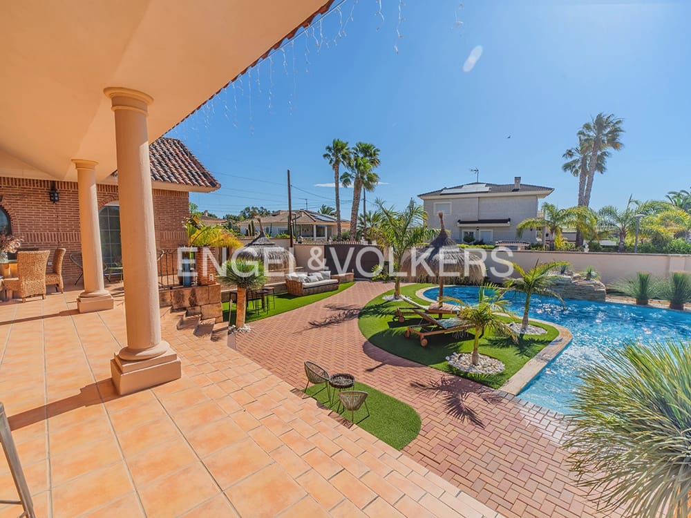 4 bedroom Villa for sale in San Vicente / Sant Vicent del Raspeig with pool garage - € 1,065,000 (Ref: 9777214)