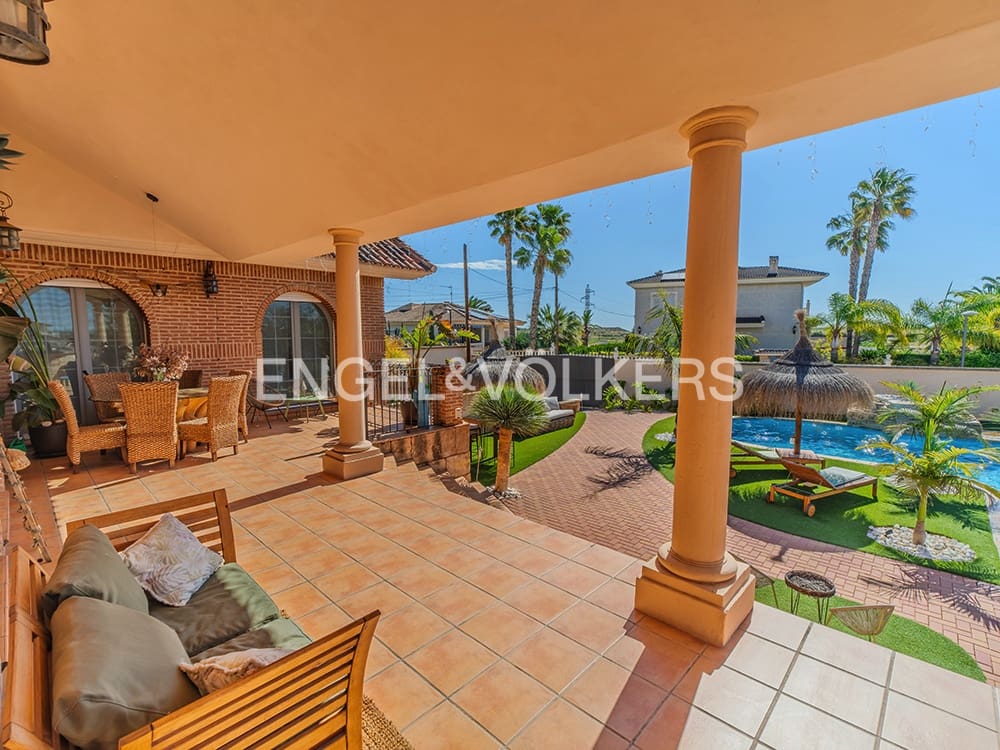 4 bedroom Villa for sale in San Vicente / Sant Vicent del Raspeig with pool garage - € 1,065,000 (Ref: 9777214)