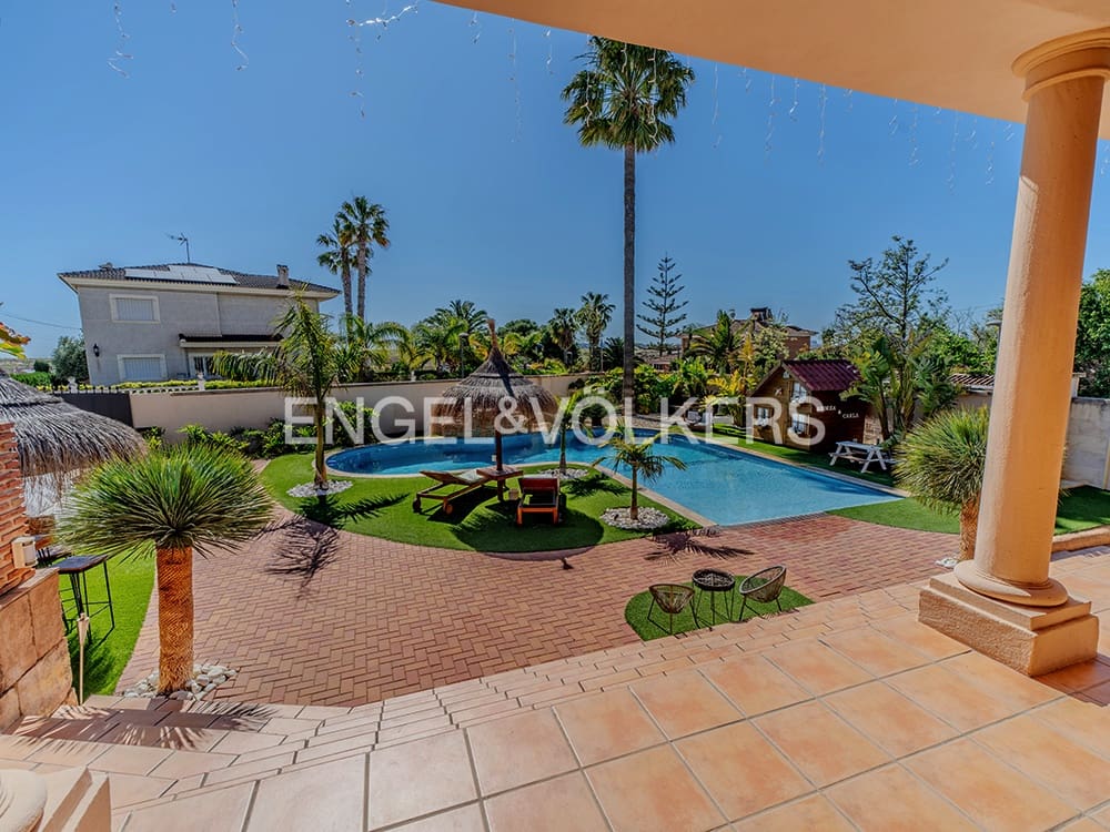 4 bedroom Villa for sale in San Vicente / Sant Vicent del Raspeig with pool garage - € 1,065,000 (Ref: 9777214)