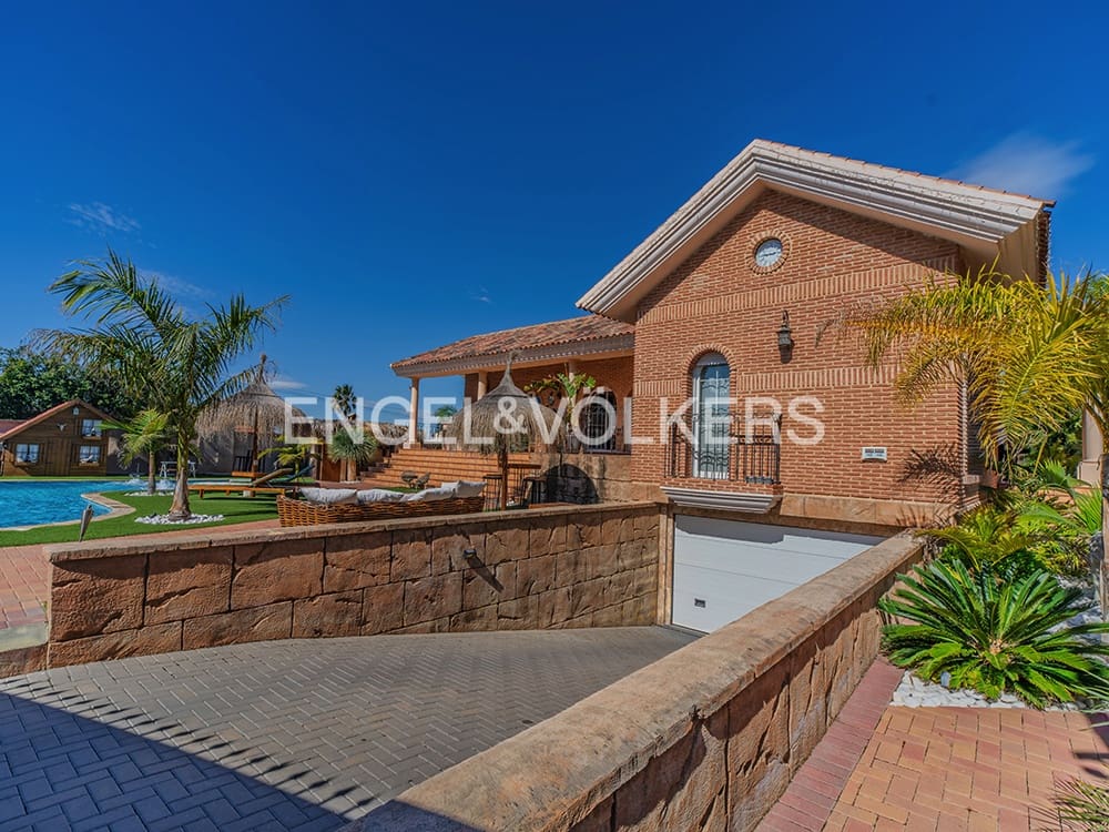 4 bedroom Villa for sale in San Vicente / Sant Vicent del Raspeig with pool garage - € 1,065,000 (Ref: 9777214)