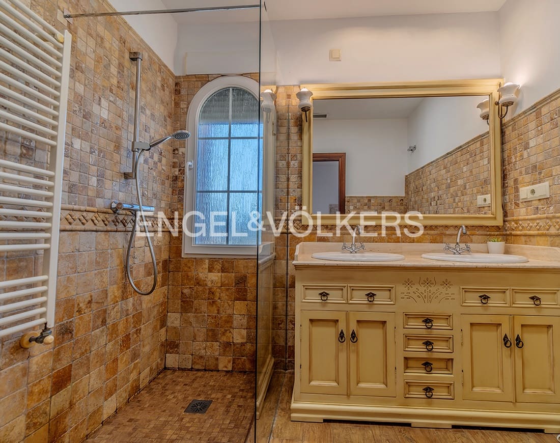 4 bedroom Villa for sale in San Vicente / Sant Vicent del Raspeig with pool garage - € 1,065,000 (Ref: 9777214)