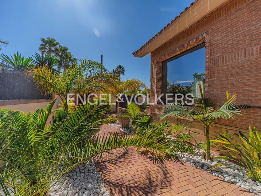 4 bedroom Villa for sale in San Vicente / Sant Vicent del Raspeig with pool garage - € 1,065,000 (Ref: 9777214)