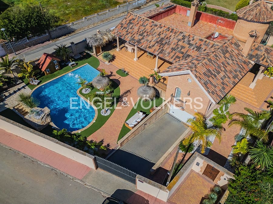 4 bedroom Villa for sale in San Vicente / Sant Vicent del Raspeig with pool garage - € 1,065,000 (Ref: 9777214)