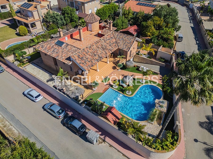 4 bedroom Villa for sale in San Vicente / Sant Vicent del Raspeig with pool garage - € 1,065,000 (Ref: 9777214)