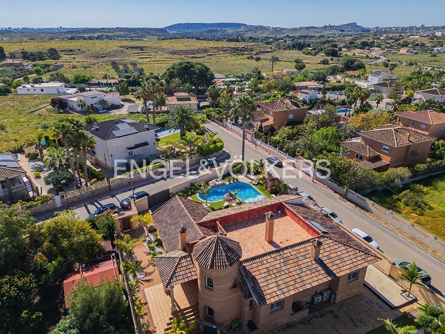 4 bedroom Villa for sale in San Vicente / Sant Vicent del Raspeig with pool garage - € 1,065,000 (Ref: 9777214)