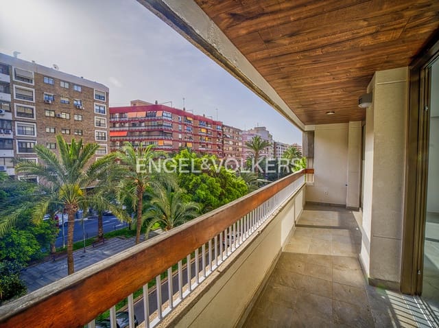 4 slaapkamer Appartement te koop in Benalúa, Alicante stad met garage - € 920.000 (Ref: 9798284)