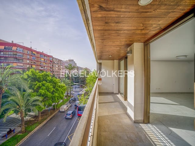 4 slaapkamer Appartement te koop in Benalúa, Alicante stad met garage - € 920.000 (Ref: 9798284)